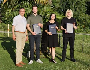 Erfolgreicher Ausbildungsabschluss bei it-motive – Glückwunsch an unsere Fachinformatiker! 12 Erfolgreicher Abschluss unserer drei Azubis