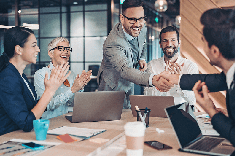 Partnerschaft Partnerschaft bei der it-motive ist erfolgsversprechend. Zusammen welten verbinden